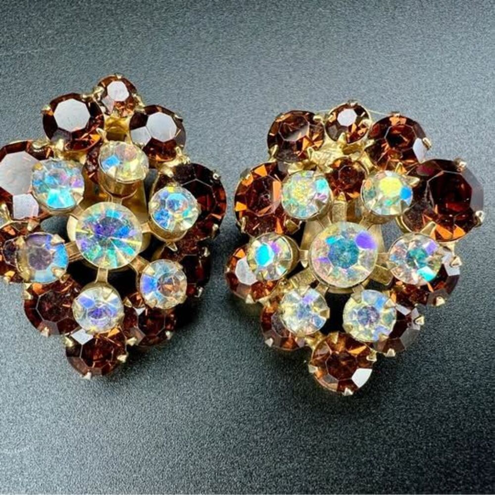Ref No. 6040 Vintage Juliana D&E Topaz & Aurora Borealis Domed Clip Earrings